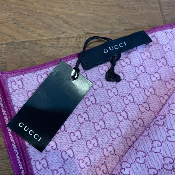 Authentic GUCCI GG Pattern Pink Scarf - Picture 2 of 8
